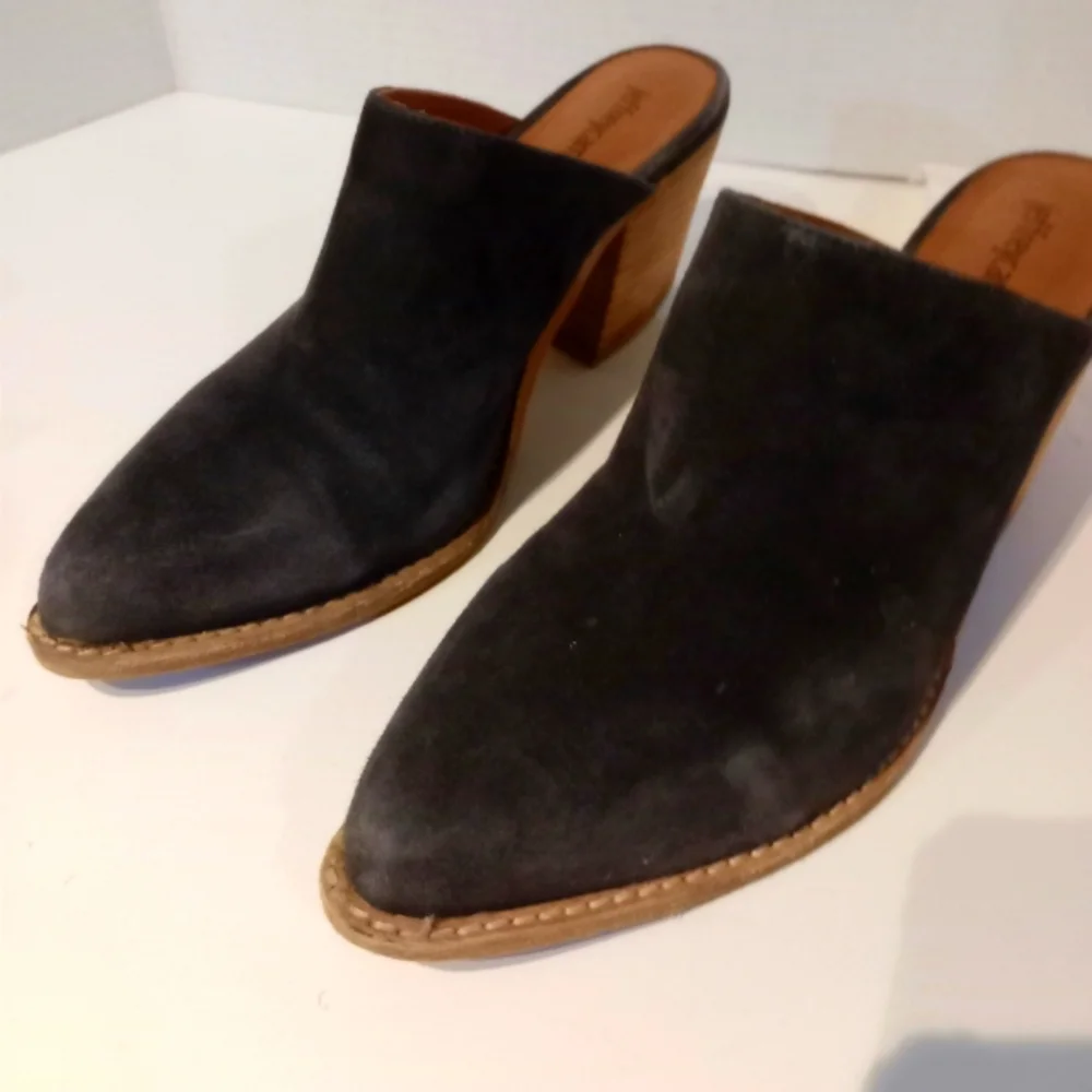 Jeffrey Campbell Black Mules with Wooden Heel - Picture 11 of 12